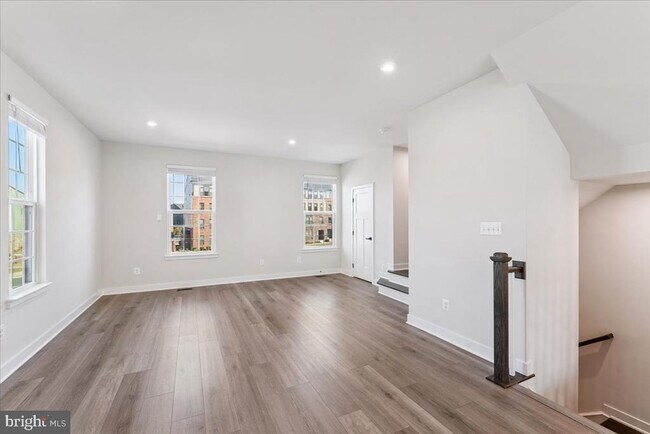 Building Photo - 14032 Sunrise Valley Dr