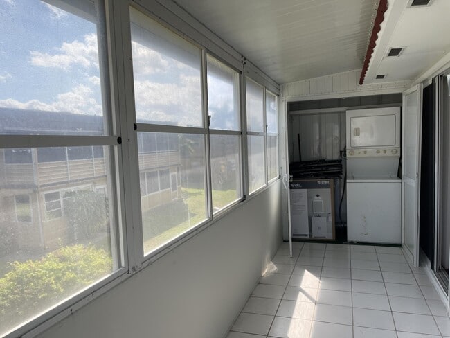 Building Photo - 457 Brittany Dr