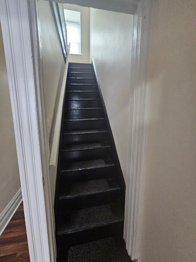 Building Photo - 132 W Douglass St