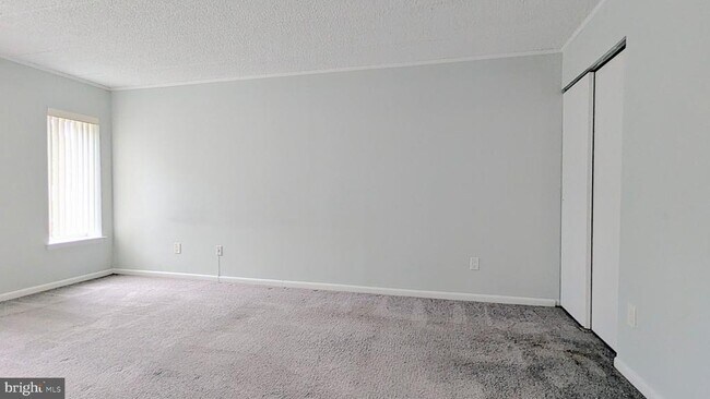 Building Photo - 125 Leedom Way
