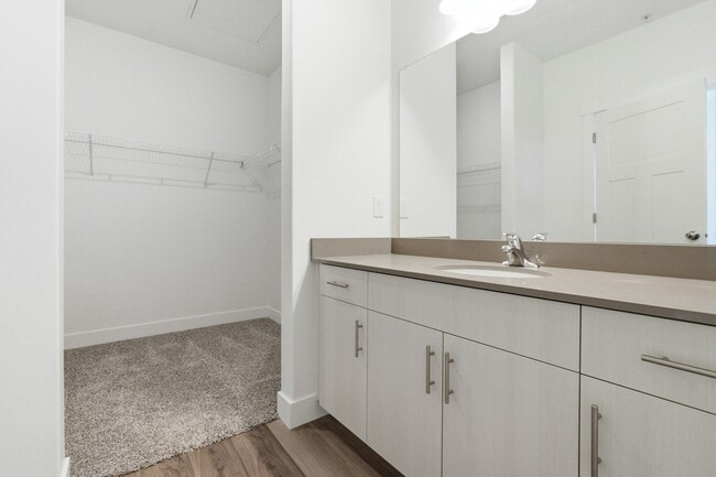 Building Photo - 858 Coulsen Dr