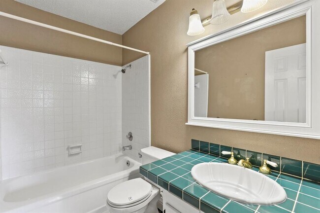Building Photo - 1713 Richland Dr