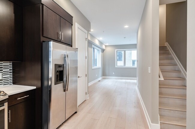 Building Photo - Northern Liberties Townhome with Parking