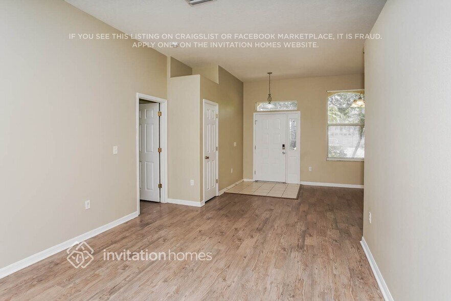 Building Photo - 6138 36th Ln E