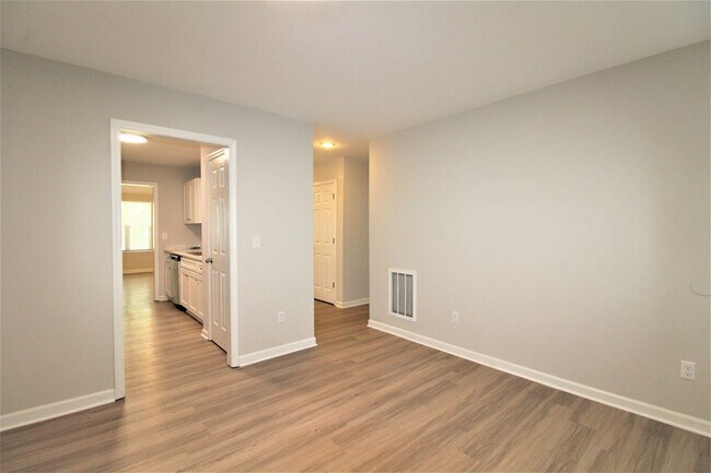 Building Photo - Fully Remodeled 3 Bedroom home with a garage!