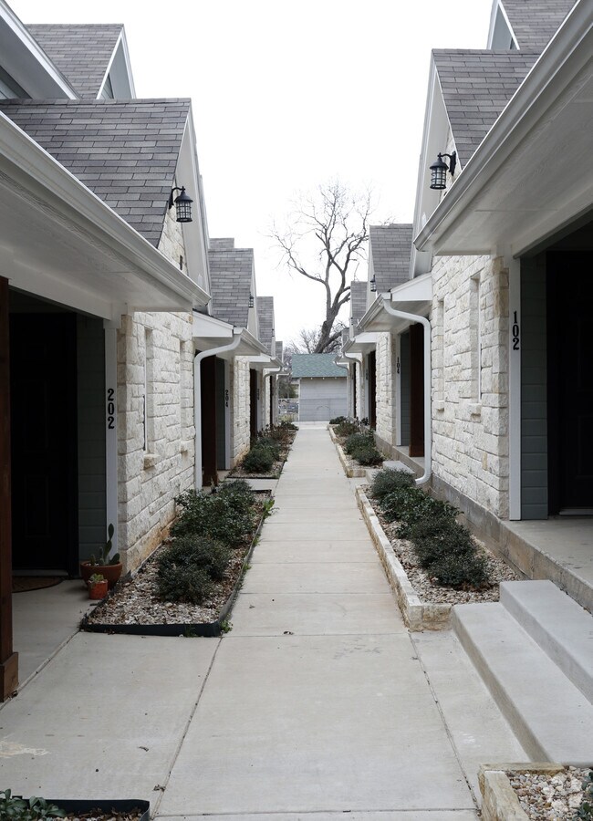 Lillian Street Townhomes Stephenville, TX Apartment Finder