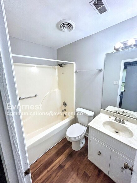Building Photo - 105 Meadowlark Pl