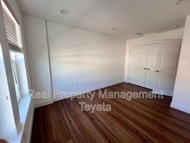 Building Photo - 929 Nevada St