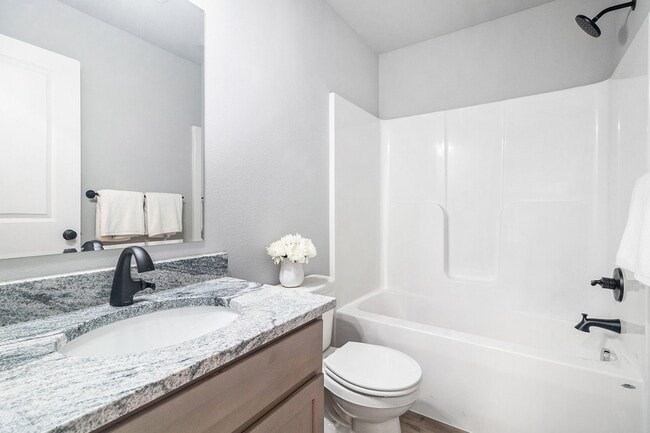 Building Photo - Brand New 5 Bedroom Condo!