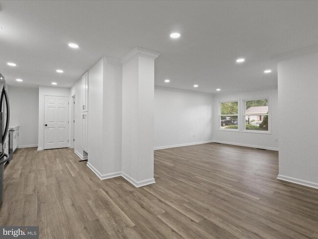 Building Photo - 804 W Nettle Tree Rd