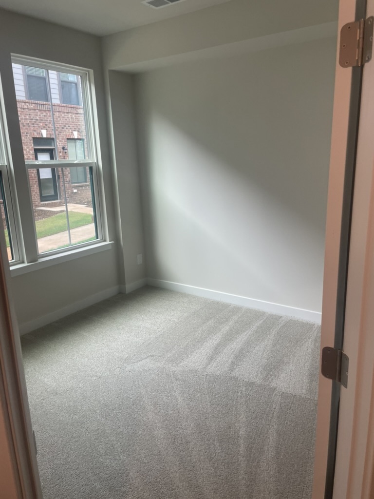 Ground floor bedroom - 132 Millsbee Ln