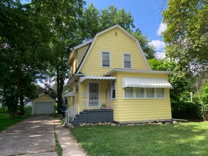 Building Photo - 921 Kennelworth Ave