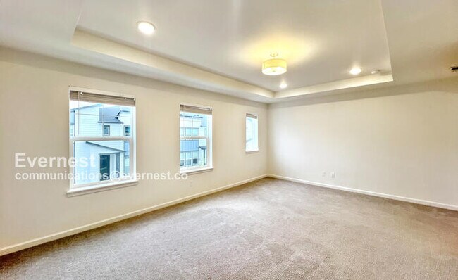Building Photo - 8407 SE Shale Ln