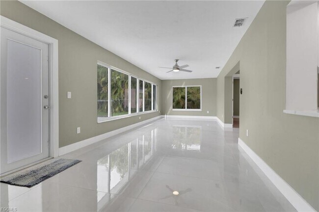 Building Photo - Elegant 3-Bedroom Pool Home in the Prestig...