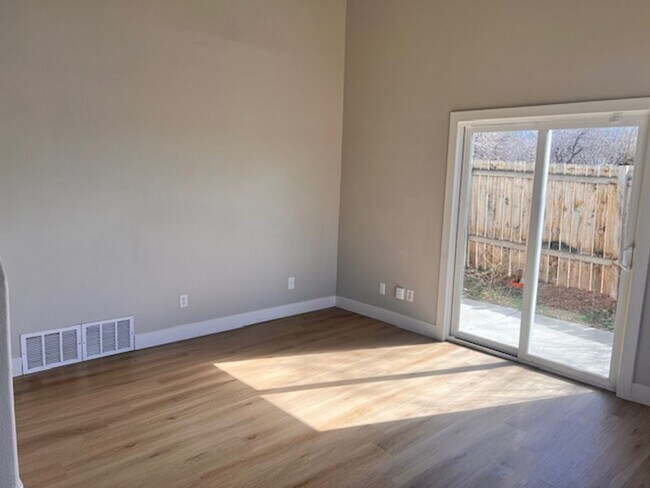 Building Photo - 378 - WC Properties, LLC