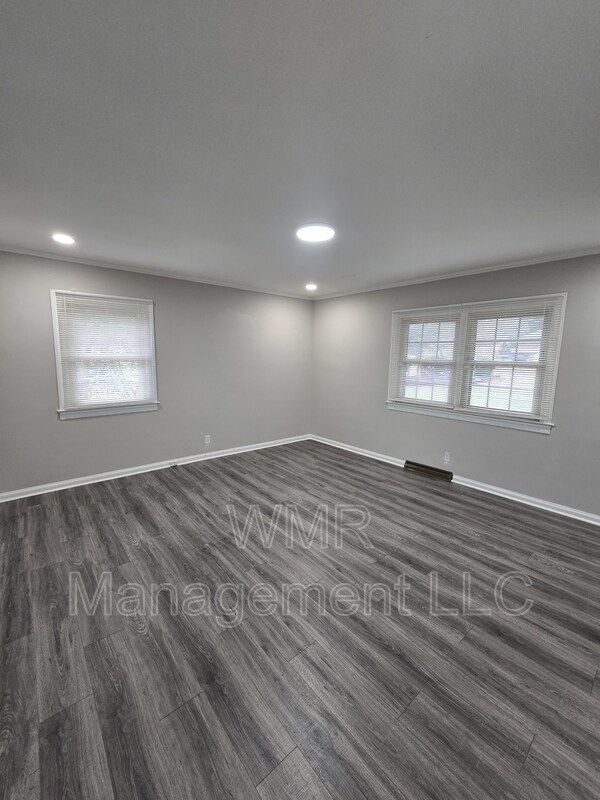 Building Photo - 420 Downey Pl