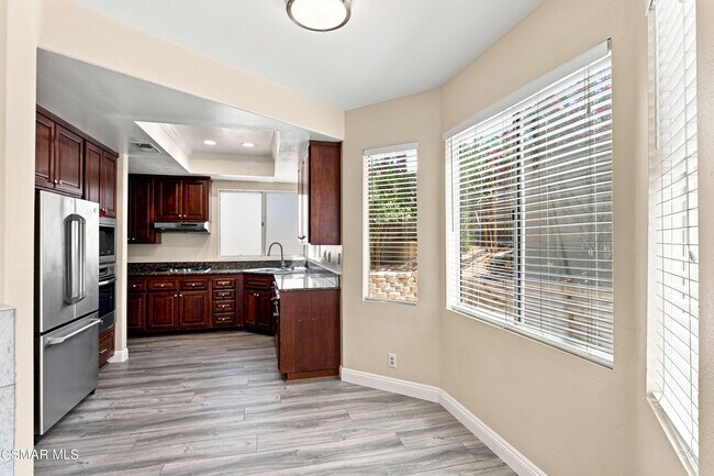 Building Photo - 556 Myrtle Ct