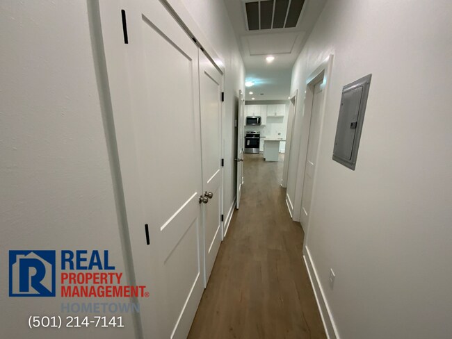 Building Photo - 2265 Rosemary Dr