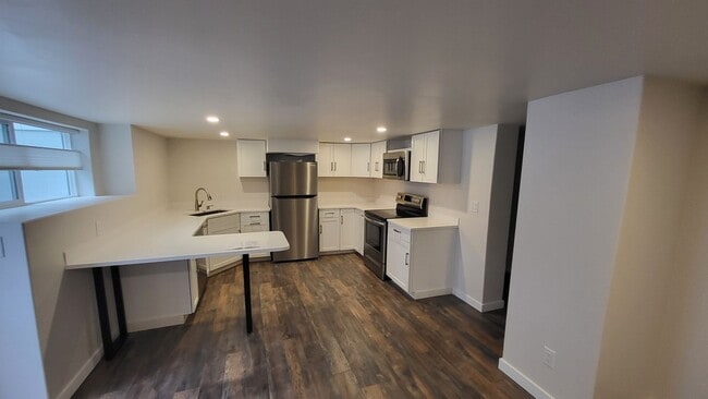 Building Photo - 1460 NW Newport Ave