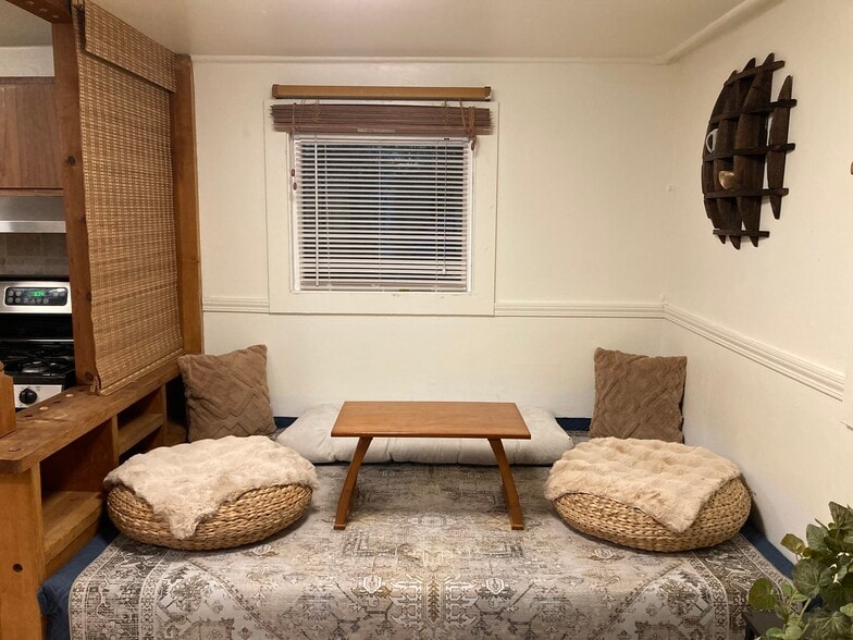 Building Photo - 3421 Belmont Ave