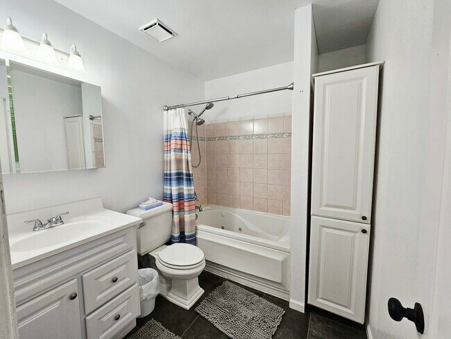 Building Photo - 7486 Liberty Bell Dr