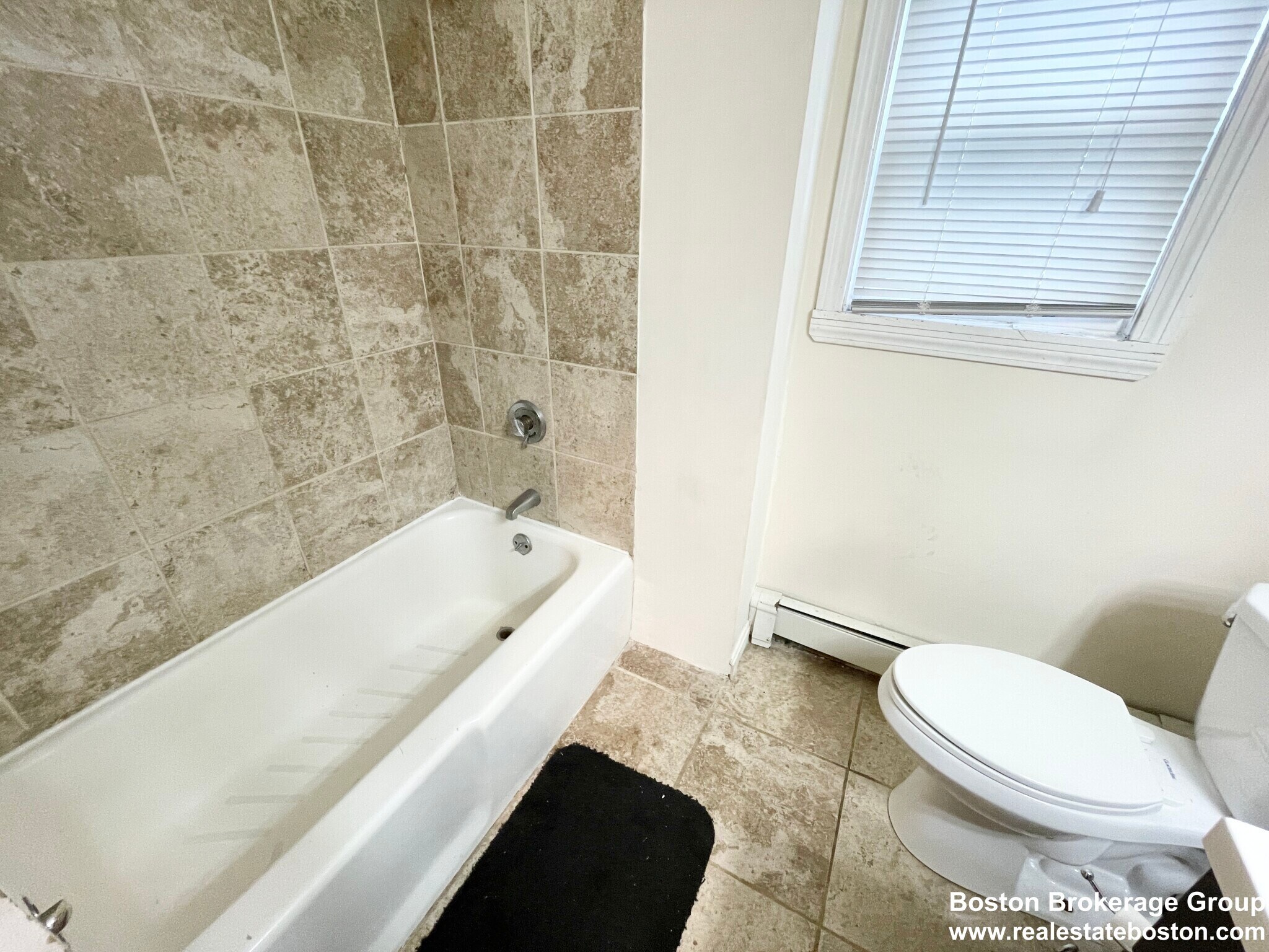 Building Photo - 5 Oswald St