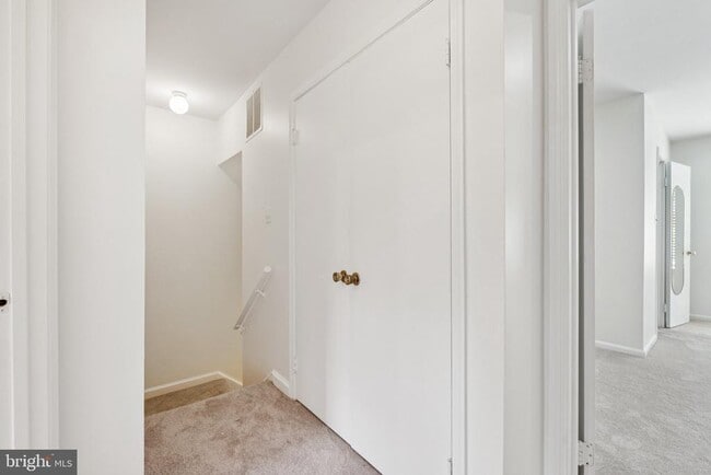 Building Photo - 3881 Persimmon Cir