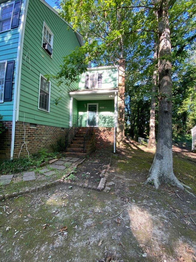 Building Photo - 1700 Taft Pl