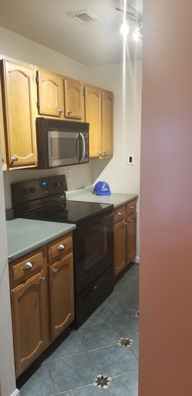 Building Photo - 6425 Richmond Hwy