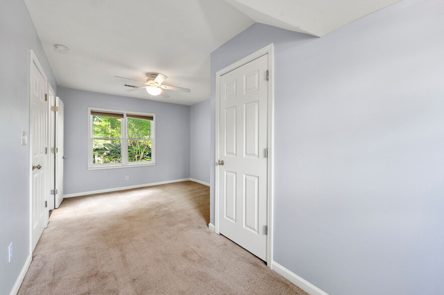 Fourth bedroom - 121 Brower Street
