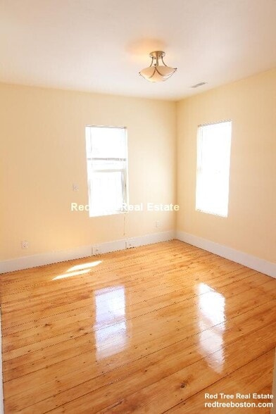 Building Photo - 5 Smythe St