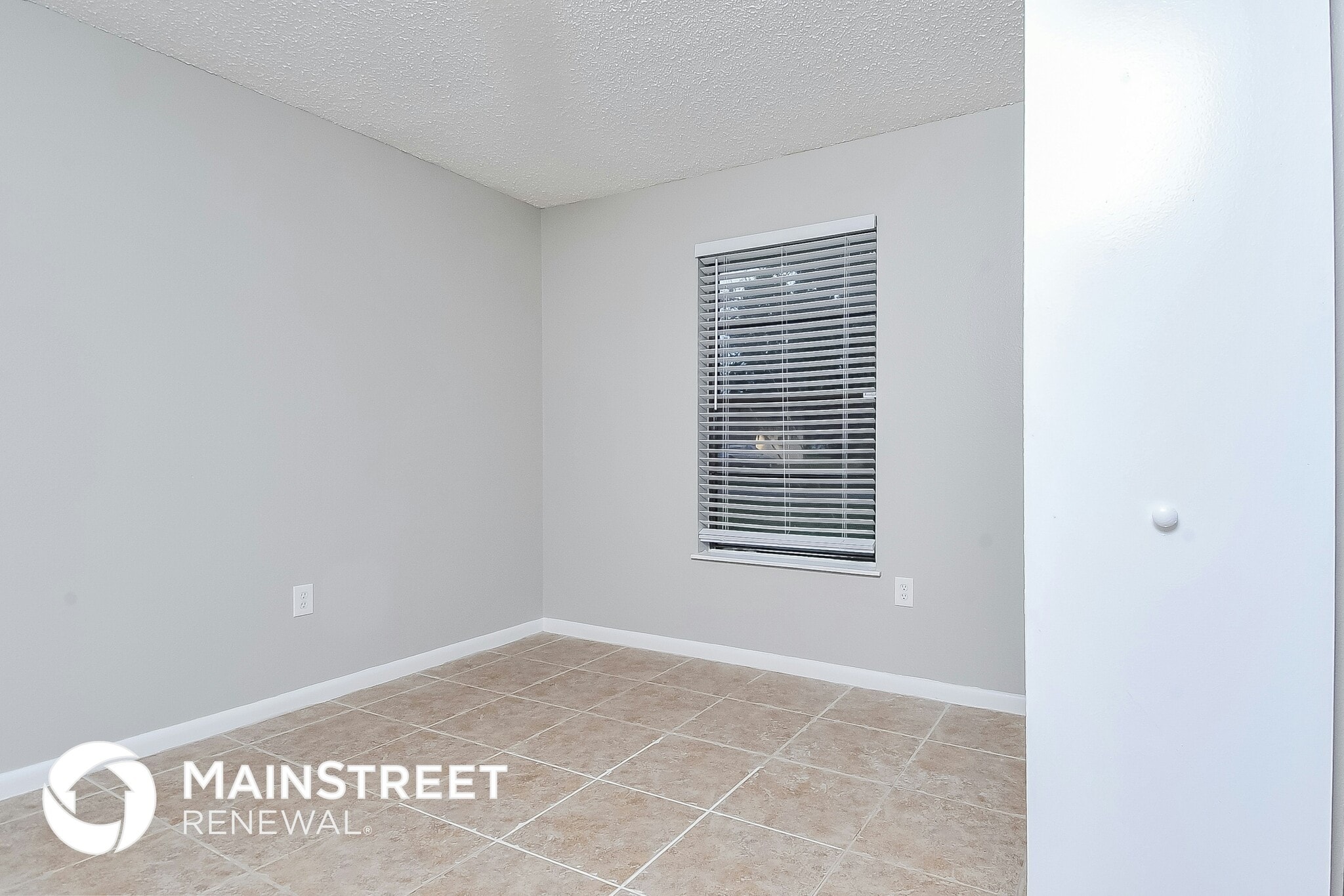 Building Photo - 225 Tracy Way