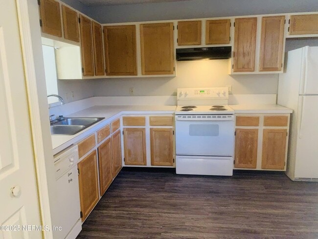 Building Photo - 7630 Leafy Forest Way