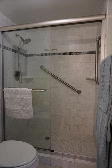 Building Photo - 6322 Palma Del Mar Blvd S