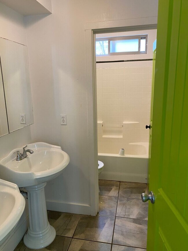 Building Photo - 6571 Del Playa Dr