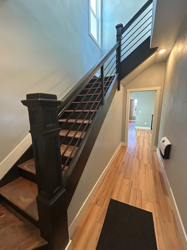 Building Photo - Stunning Remodeled 4 BR in North Missoula