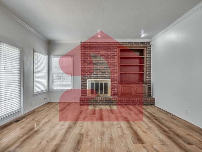 Building Photo - 2708 Silvertree Dr