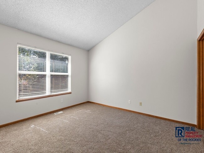 Building Photo - Newly Updated Home in Great Fort Collins L...