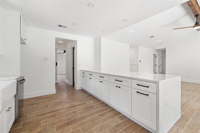 Building Photo - 1111 Spearson Ln