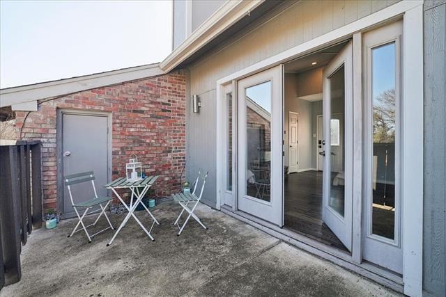 Building Photo - 411 Pebble Way