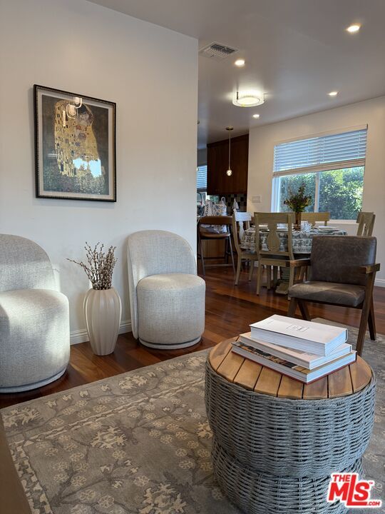 Building Photo - 2152 Parnell Ave