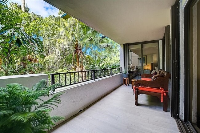 Building Photo - 276 Crandon Blvd