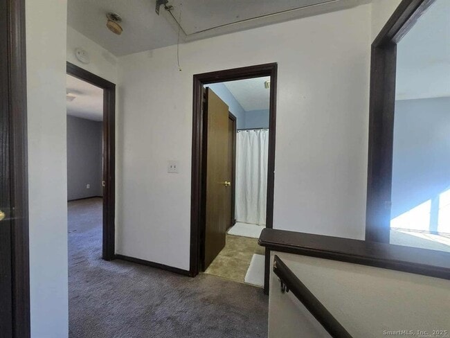 Building Photo - 921 Hamilton Ave