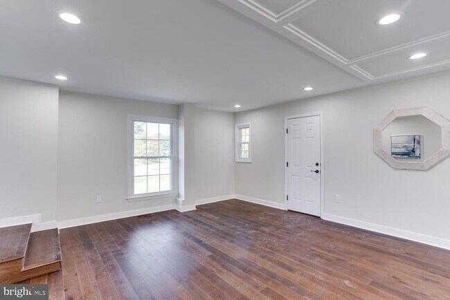 Building Photo - 8156 Buckspark Ln E