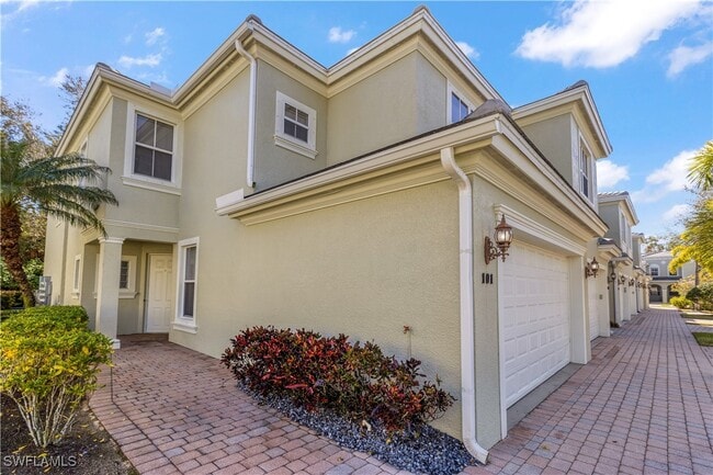 Building Photo - 1365 Mariposa Cir