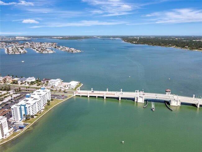 Building Photo - 500 Treasure Island Causeway