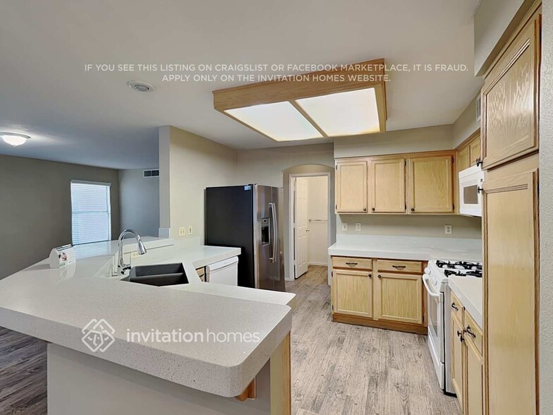 Building Photo - 2145 Sun Swept Way