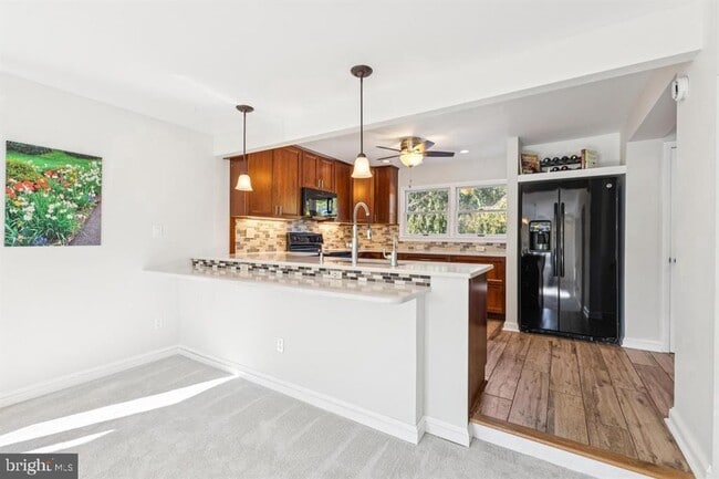 Building Photo - 22810 Ridge Rd