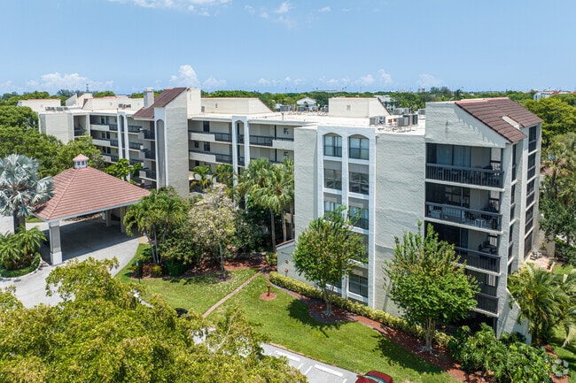 Primary - Lakeside Condominiums