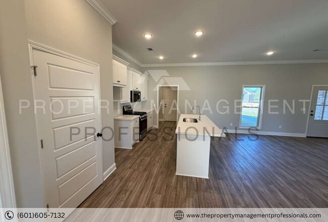 Building Photo - 563 Patrick Farms Dr